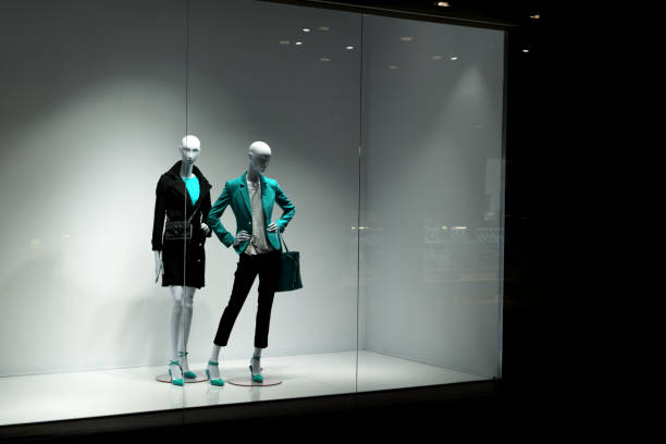 istock Mannequins look at people 949071012