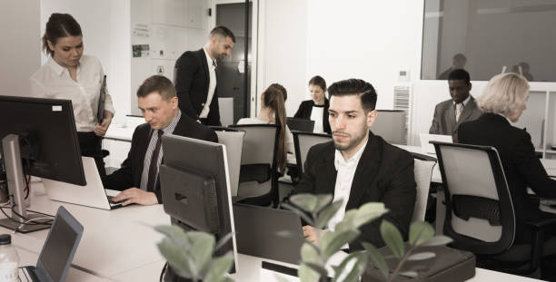 istock Business people working in coworking space 949088412