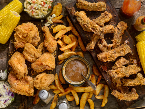 istock Fried Chicken and Country Fried Rib Feast 949090122