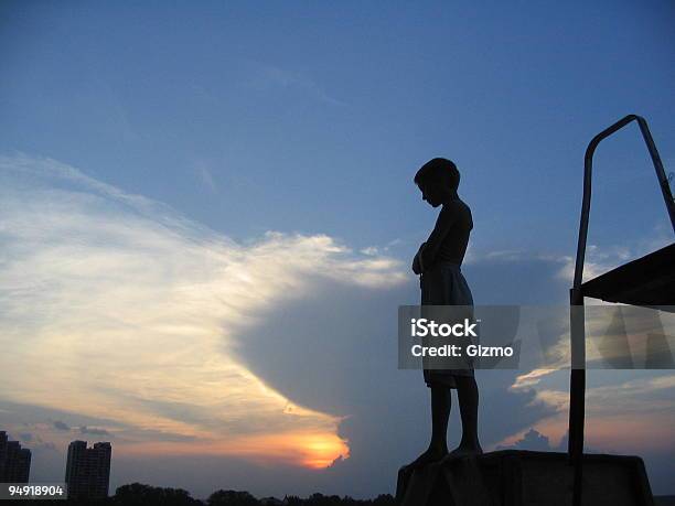 Jump Stockfoto und mehr Bilder von Abenddämmerung - Abenddämmerung, Beten, Dunkel