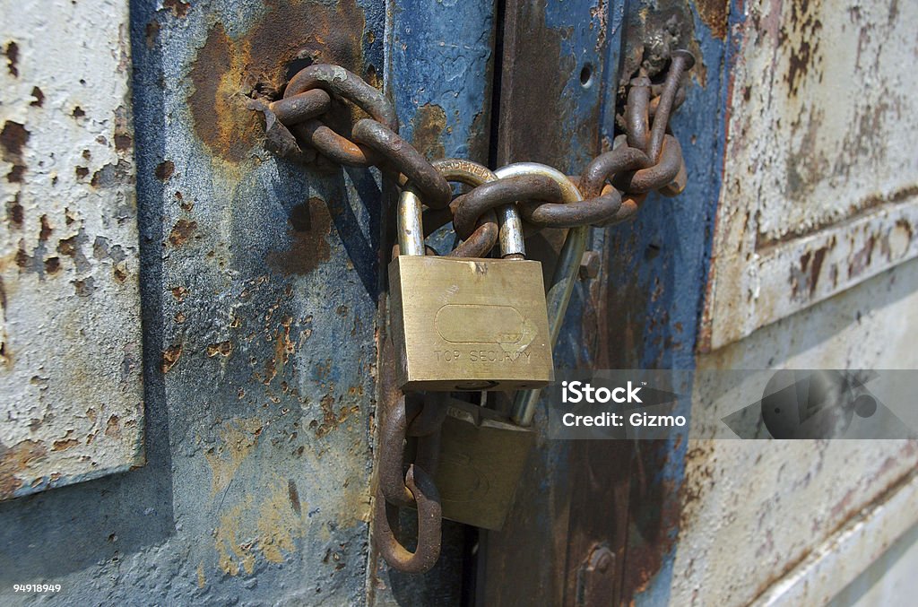 Oxidadas de bloqueo y cadena - Foto de stock de Abandonado libre de derechos