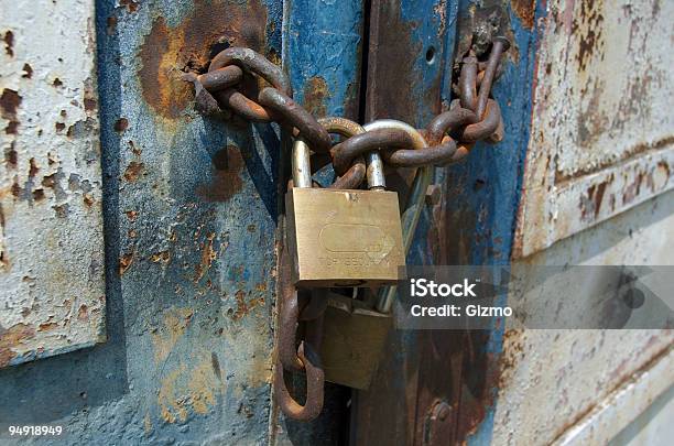 Oxidadas De Bloqueo Y Cadena Foto de stock y más banco de imágenes de Abandonado - Abandonado, Acero, Cadena - Objeto fabricado