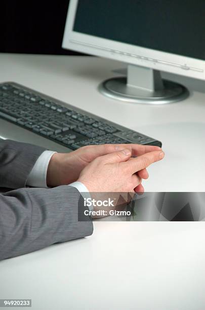 Manos De Negocios Foto de stock y más banco de imágenes de Adulto - Adulto, Anticipación, Color - Tipo de imagen