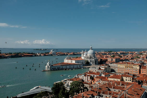 istock Travel to Venice. Venetian architecture 949205220
