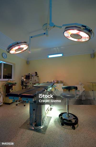 Camera Di Operazione - Fotografie stock e altre immagini di Attrezzatura - Attrezzatura, Attrezzatura per illuminazione, Chirurgia Plastica