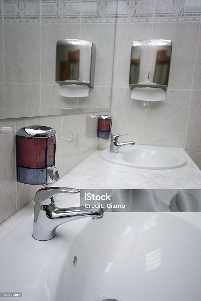 Toilette pubblico - Foto stock royalty-free di Accessorio personale