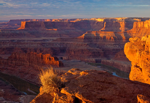 istock Sunrise at Dead Horse Point Utah 949211744