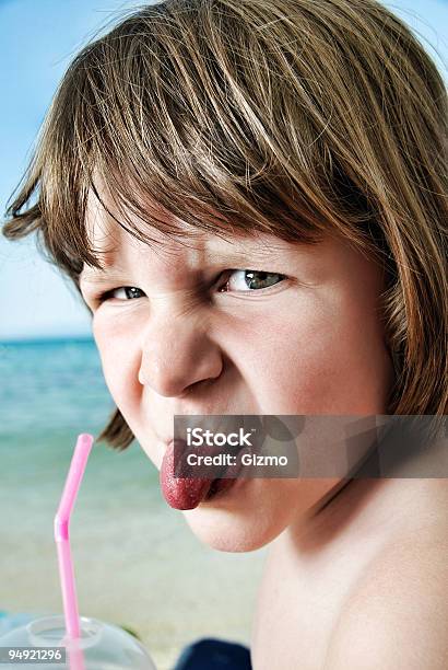 Angry Chica Foto de stock y más banco de imágenes de Niño - Niño, Enfado, Mar