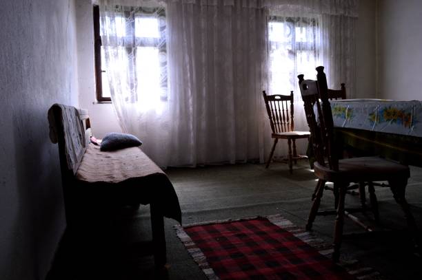 istock room in an abandoned house 949225136