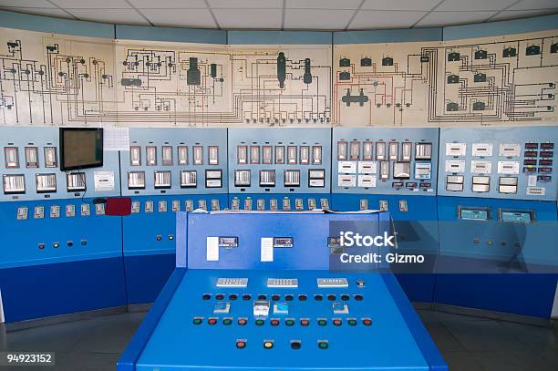 Sala Di Controllo - Fotografie stock e altre immagini di Sala di controllo - Sala di controllo, Industria energetica, Raffineria