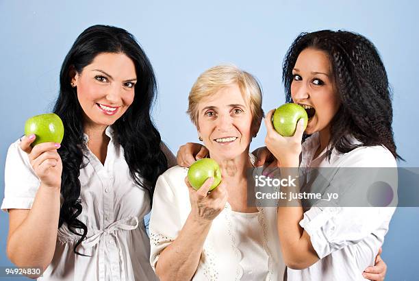 Mulheres De Estilo De Vida Saudável - Fotografias de stock e mais imagens de Adulto - Adulto, Alimentação Saudável, Amizade