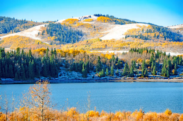 istock Chain Lake in Southern Alberta along Cowboy Trail 949253116