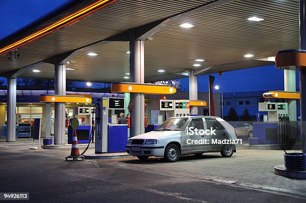 주유소가 At Dusk 주유소에 대한 스톡 사진 및 기타 이미지 - 주유소, 가솔린, 급유