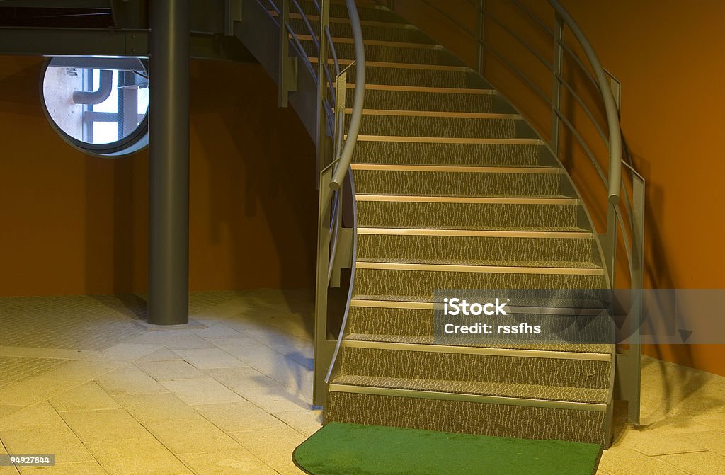 らせん階段 - カフェのロイヤリティフリーストックフォト