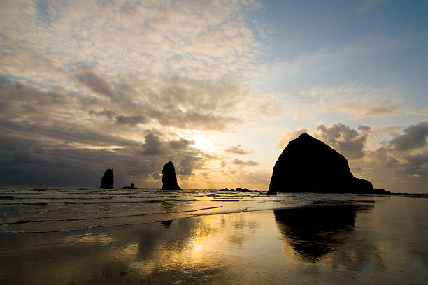 istock Golden Sunset at Cannon Beach 94928236