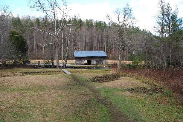 istock Smoky Mountain Park barn 94928626
