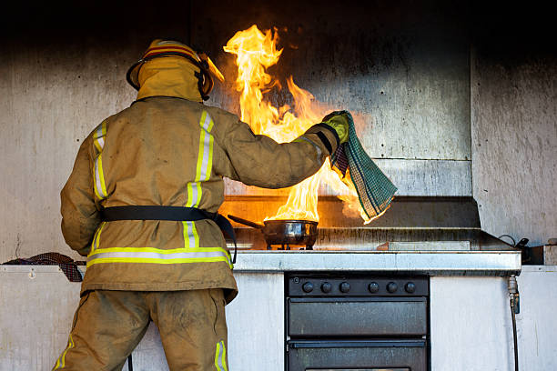 złowione na ogień - house burning color image danger zdjęcia i obrazy z banku zdjęć