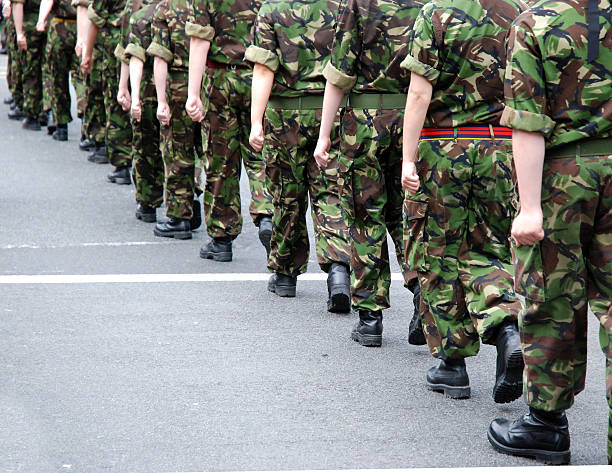 armia marszowa - parade marching military armed forces zdjęcia i obrazy z banku zdjęć