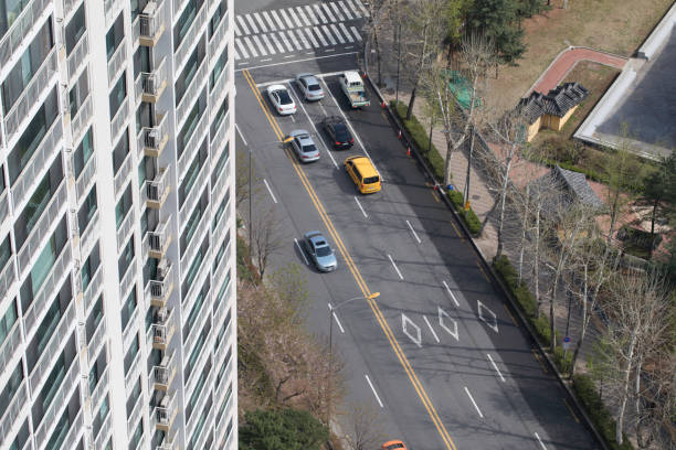 istock Car on the road from the rooftop 949325158