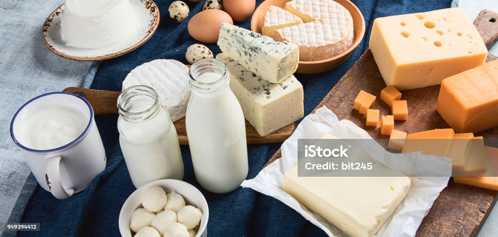 Verschiedene Arten von Milchprodukten - Lizenzfrei Milchprodukte Stock-Foto