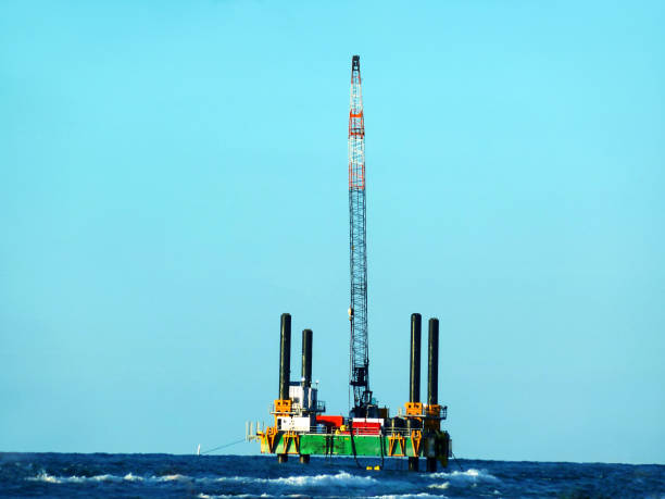 istock small Oil platform in the sea 949400466
