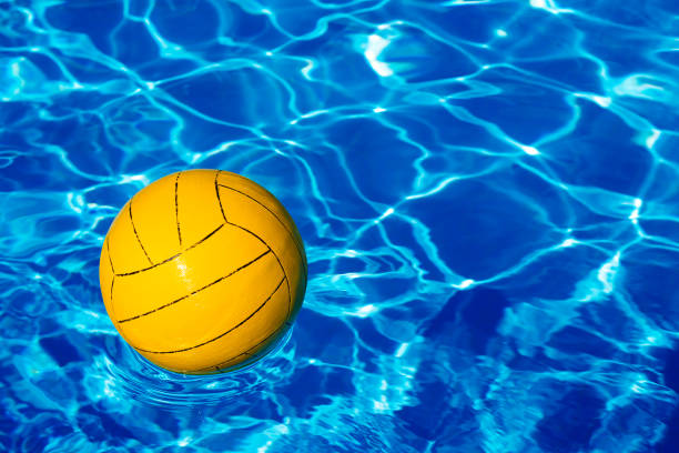 istock Yellow ball in the pool 949435304