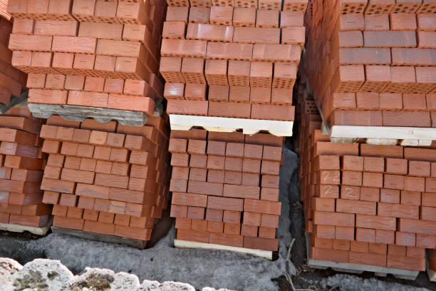 istock Red brick in stacks at the factory 949471898