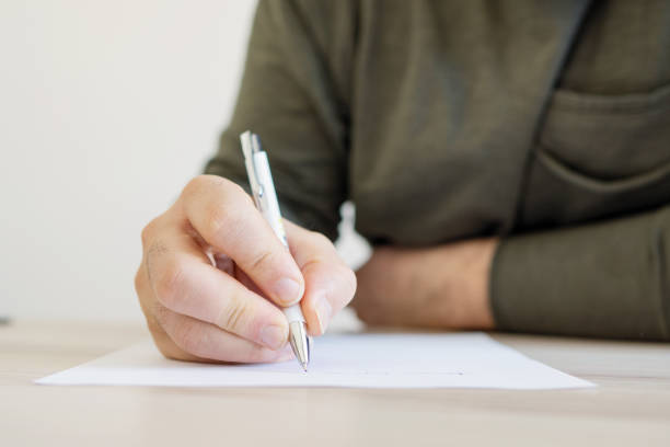 escribir una carta - writing pen letter fountain pen fotografías e imágenes de stock