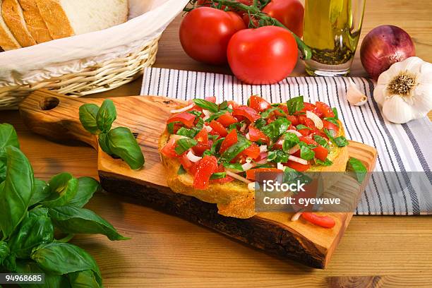 Bruschetta Rezept Stockfoto und mehr Bilder von Antipasto - Antipasto, Basilikum, Brotsorte
