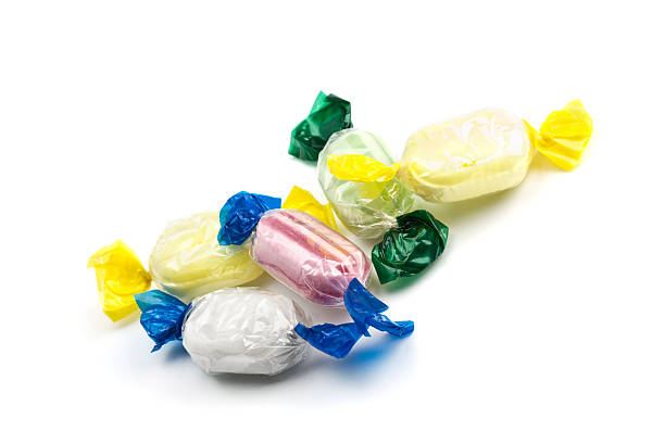 пять леденцами - hard candy candy wrapped pick and mix стоковые фото и изображения