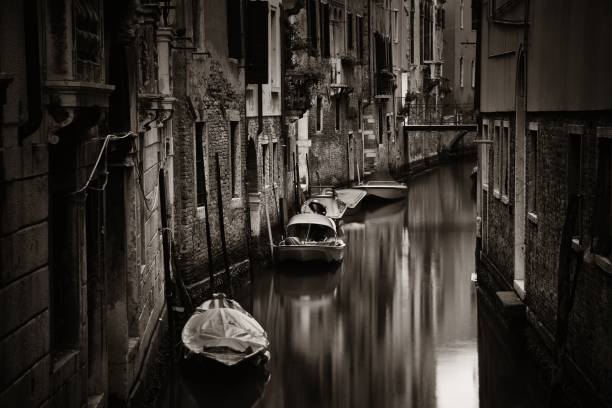 istock Venice boat alley 949724996
