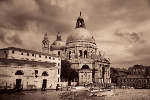 istock Cloudscape and Church Santa Maria della Salute 949725098