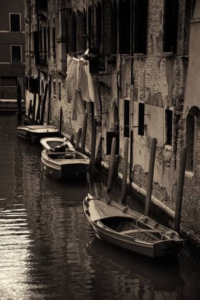 istock Venice boat alley 949727678