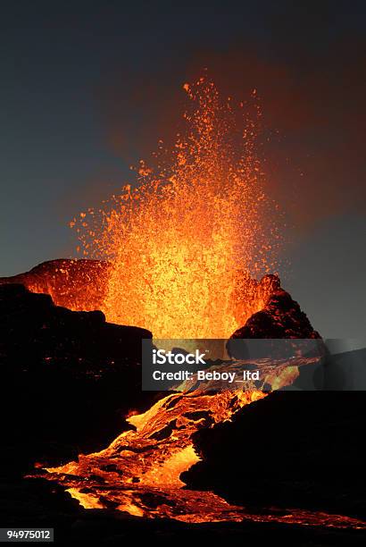 Vulkan Ausbruch Stockfoto und mehr Bilder von Lava - Lava, Vulkan, Explodieren