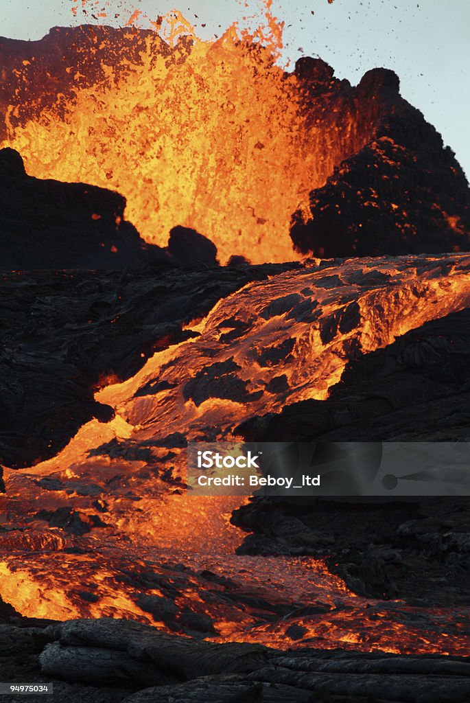 Eruzione del vulcano - Foto stock royalty-free di Eruzione
