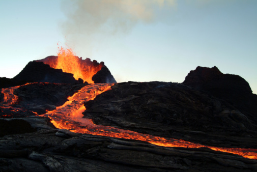 Erupción del volcán photo