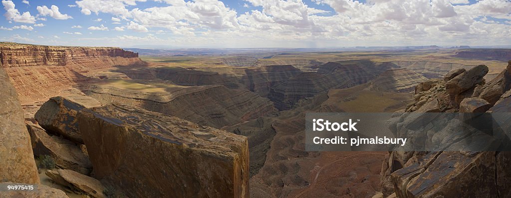 Cumple con cielo que de tierra - Foto de stock de Aire libre libre de derechos