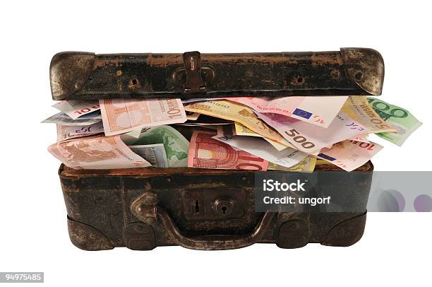 スーツケースいっぱいのマネー - スーツケースのストックフォトや画像を多数ご用意 - スーツケース, ユーロ貨幣, 古い