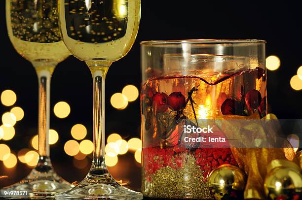 Foto de Noite Romântica e mais fotos de stock de Bebida - Bebida, Bebida alcoólica, Bola de Árvore de Natal