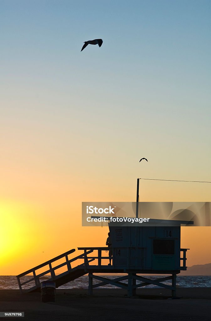 Rettungsschwimmer am Strand bei Sonnenuntergang - Lizenzfrei Santa Monica Stock-Foto