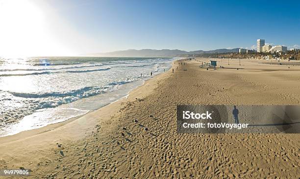 Strand Sonne Und Schatten Stockfoto und mehr Bilder von Los Angeles - Los Angeles, Verwaltungsbezirk Los Angeles County, Abgeschiedenheit
