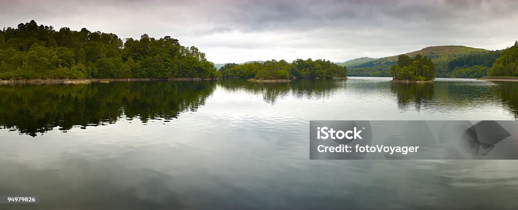 loch panorama suggestivo - Foto stock royalty-free di Acqua