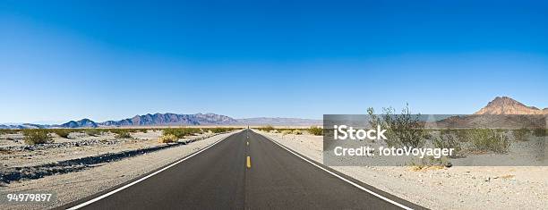 Blue Horizon Schwarz Highway Stockfoto und mehr Bilder von Fernverkehr - Fernverkehr, Kalifornien, Anhöhe