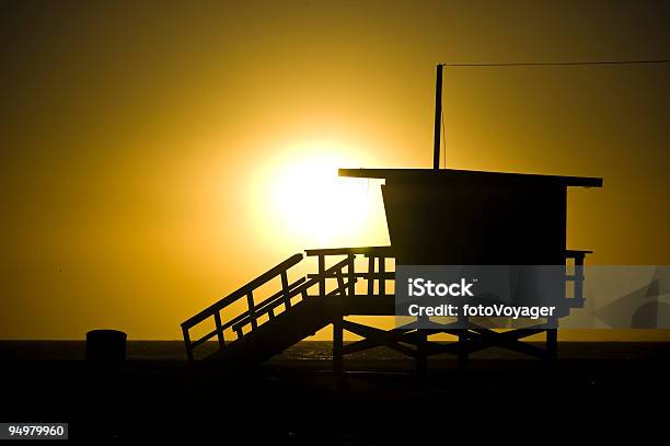 Plaża Zachód Słońca W Tle - zdjęcia stockowe i więcej obrazów Bez ludzi - Bez ludzi, Bezchmurne niebo, Brzeg wody