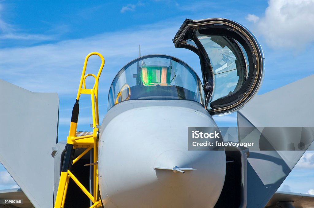 Cabine de Piloto de avião e cobertura ready - Royalty-free Avião de Combate Foto de stock