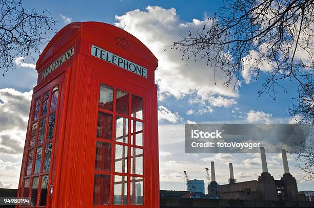 Londres Foto de stock y más banco de imágenes de Cabina de teléfono - Cabina de teléfono, Londres - Inglaterra, Aire libre