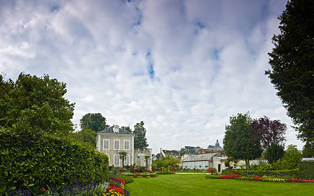 istock Luxury townhouse and gardens 94980237