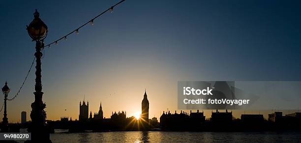 Big Ben Ao Pôr Do Sol Londres - Fotografias de stock e mais imagens de Anoitecer - Anoitecer, Ao Ar Livre, Azul