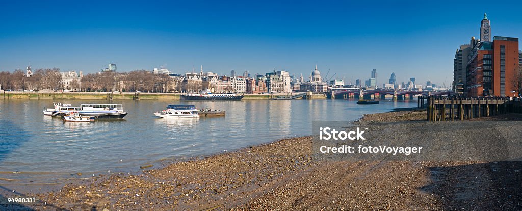 Лондон riverside panorama - Стоковые фото Река Темза роялти-фри