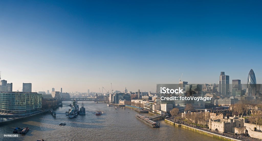 Monuments de Londres sur la Tamise - Photo de Angleterre libre de droits